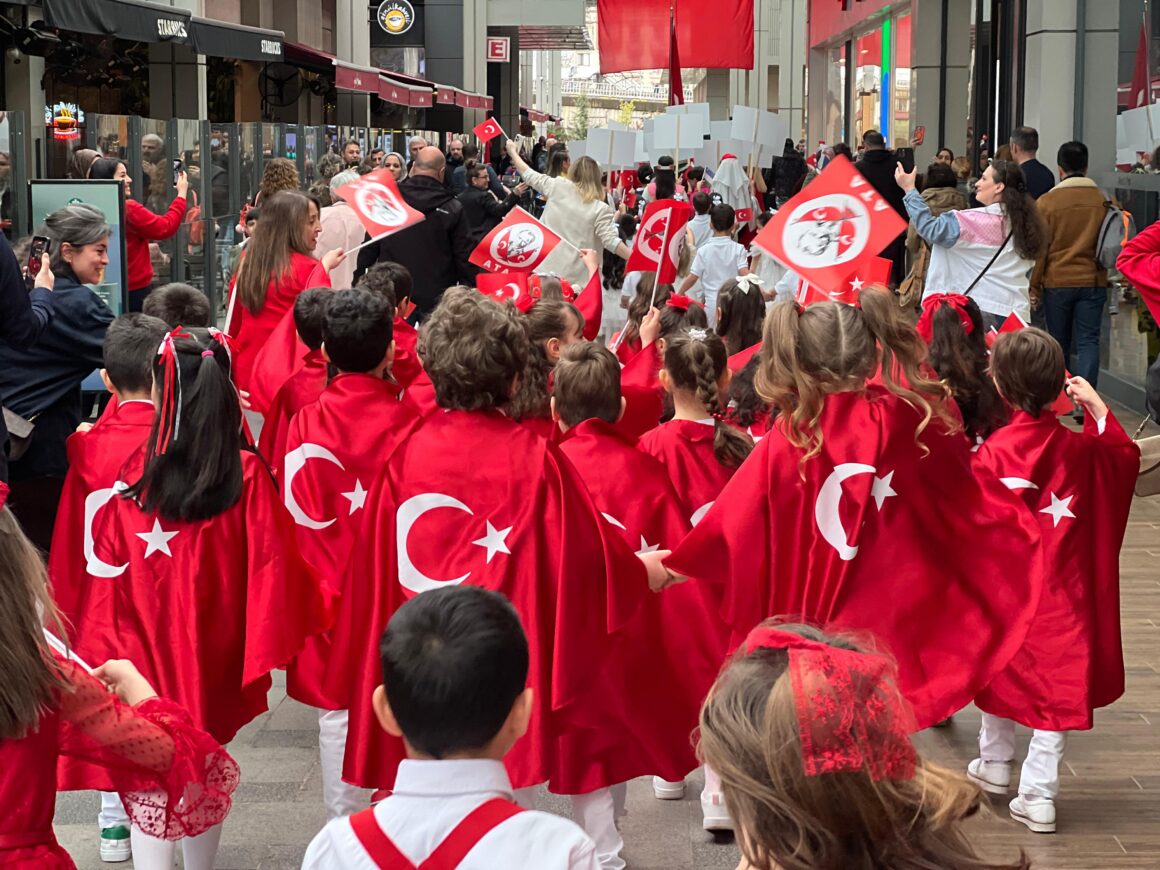 🇹🇷🇹🇷23 Nisan Ulusal Egemenlik Ve Çovuk Bayramı Kutlu Olsun 🇹🇷🇹🇷